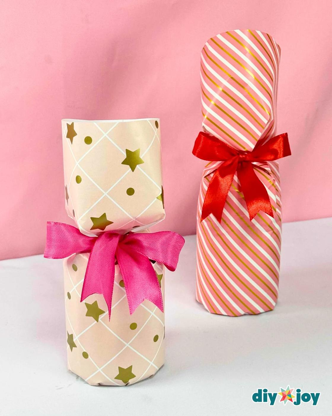 Candle Jar Gift Wrapping Hack — easy diy candle jar gift ideas