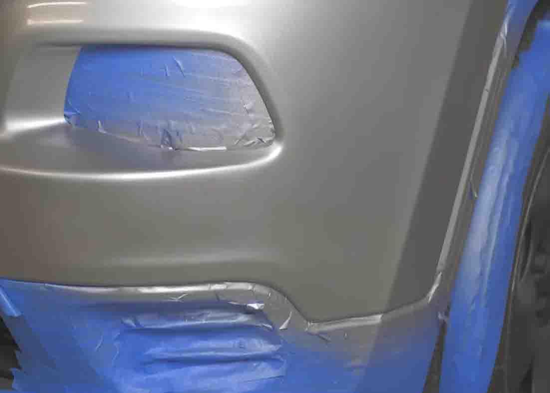 Spray painting the scratches on your car