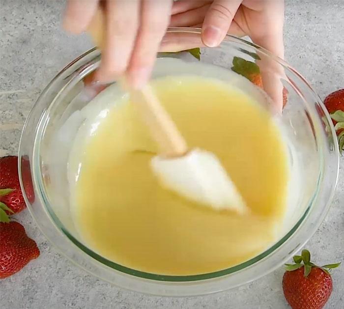 how to make strawberry poke cake