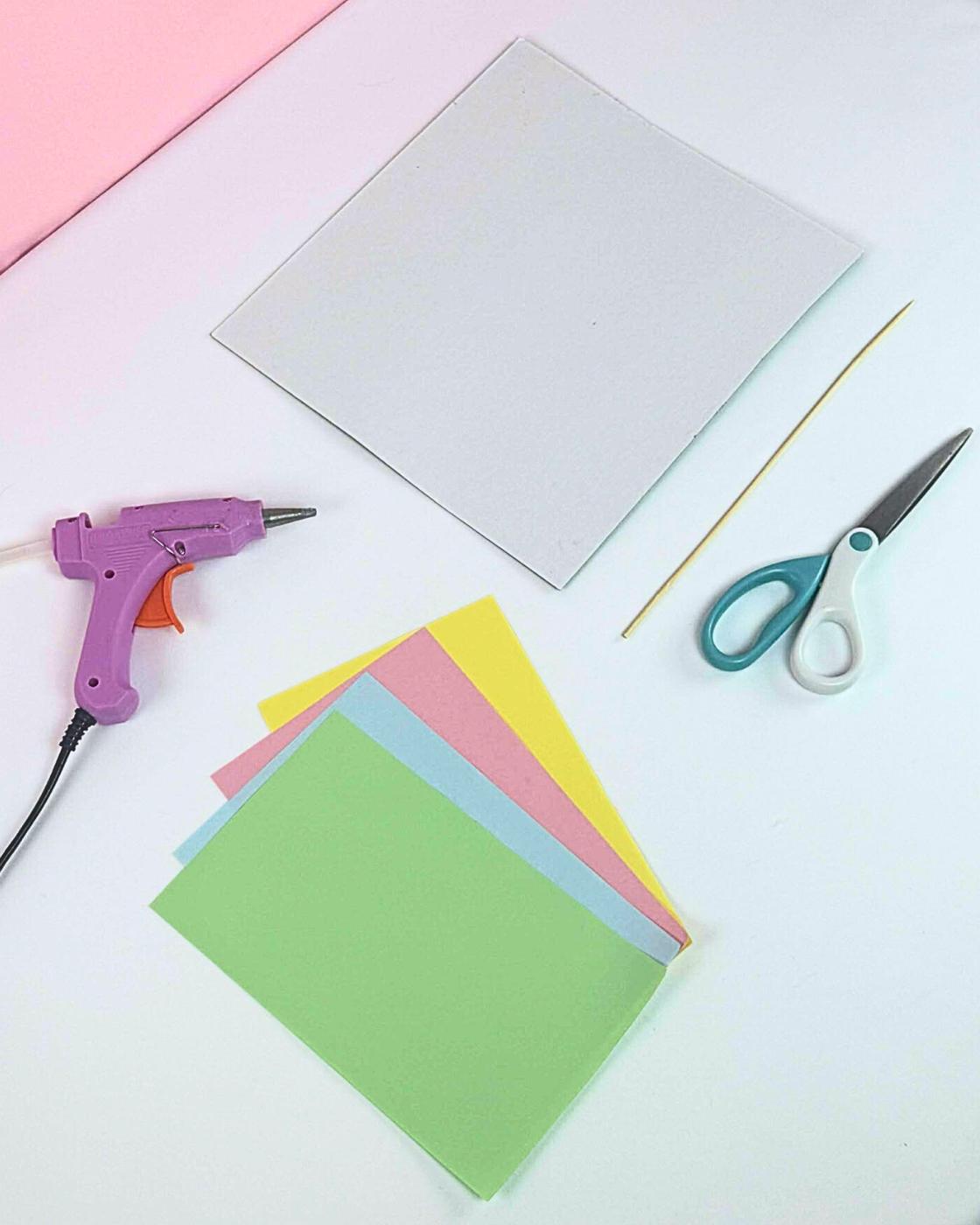 Homemade Colored Paper Pen Holder — materials for colored paper pen holder