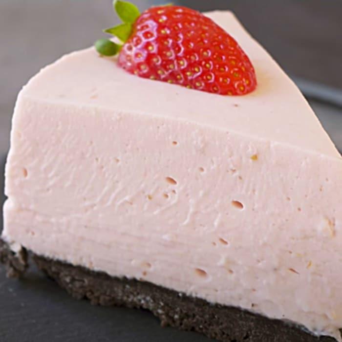 No Bake Strawberry Cheesecake Recipe - Easy Cheesecake Ideas - How To Make A No Bake Cheesecake
