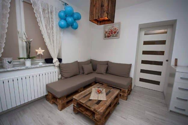 DIY Pallet Furniture Ideas - DIY Pallet Upholstered Sectional Sofa - Best Do It Yourself Projects Made With Wooden Pallets - Indoor and Outdoor, Bedroom, Living Room, Patio. Coffee