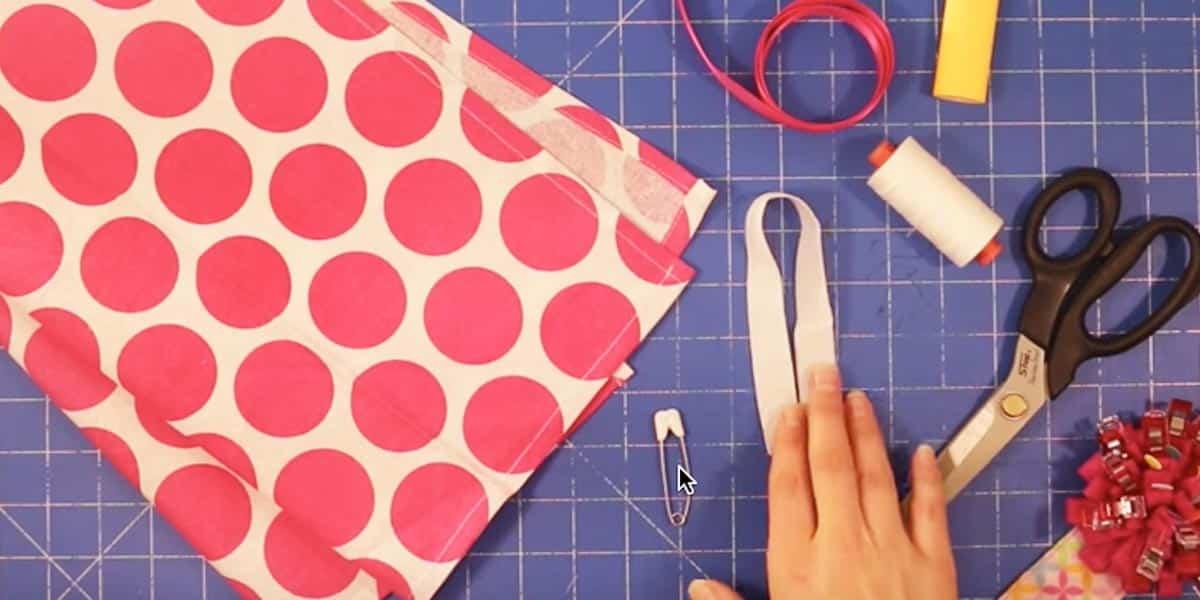 Watch How She Gets Organized With This Clever Way To Store Grocery Bags And Cleaning Rags!