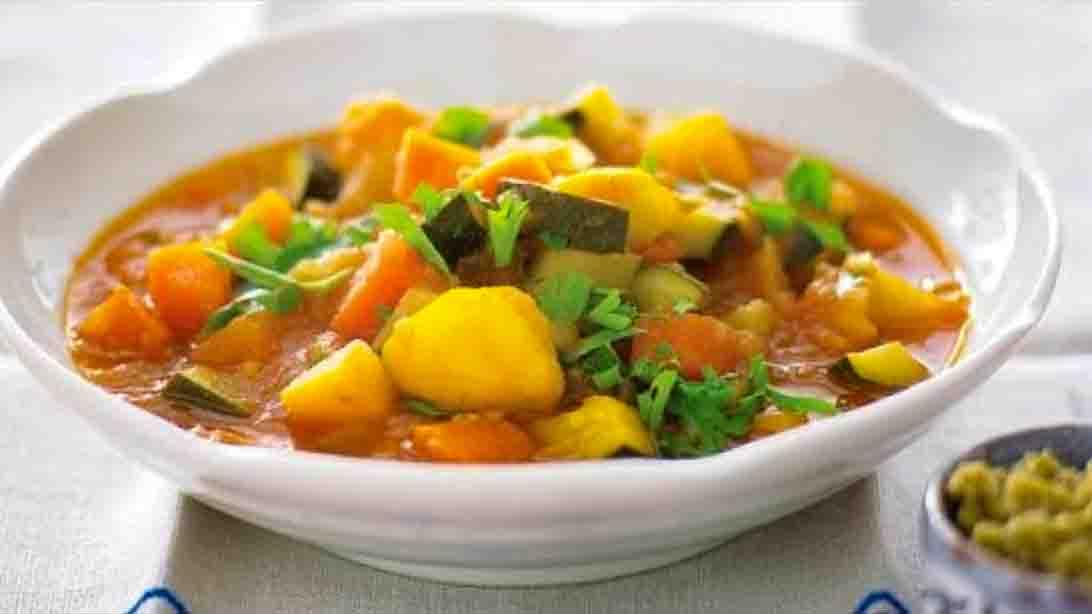 Slow Cooker Winter Vegetable Soup