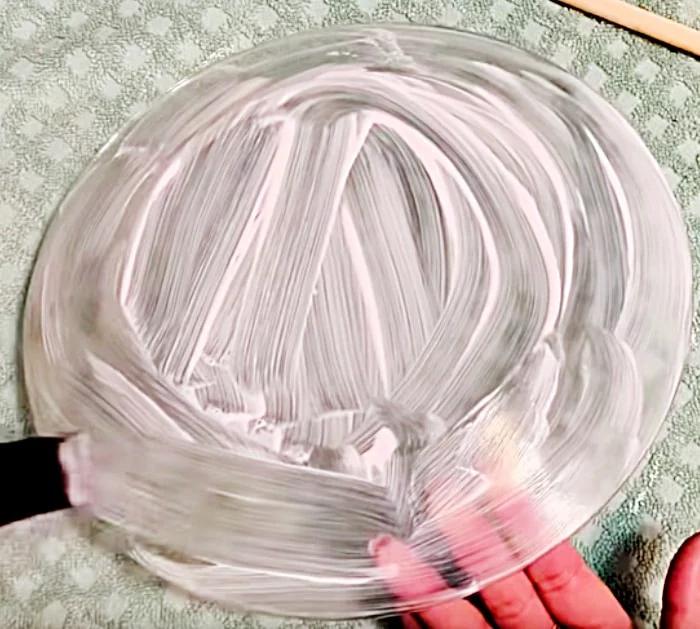 Make a DIY Decoupage Plate with Modpodge and fat quarter of Christmas Themed Fabric