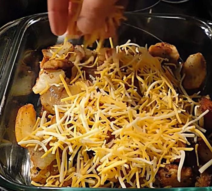 Make German fried potatoes with sausage and onions