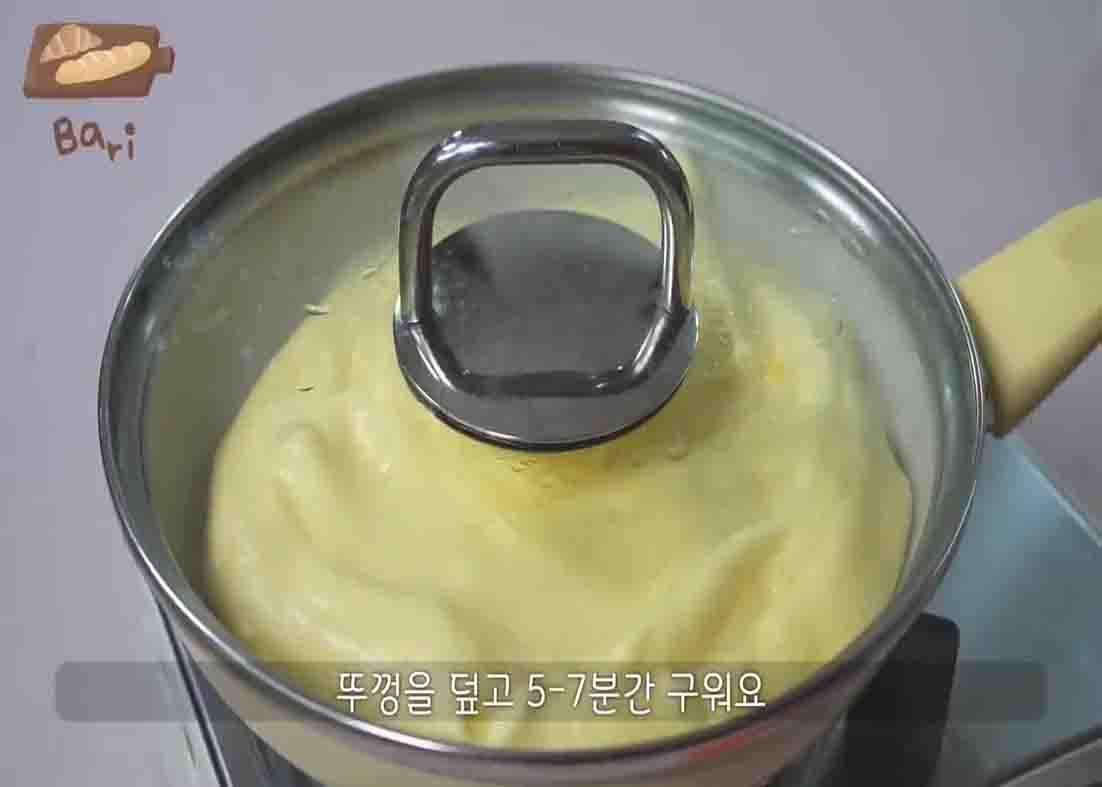 Cooking the egg souffle in the pan