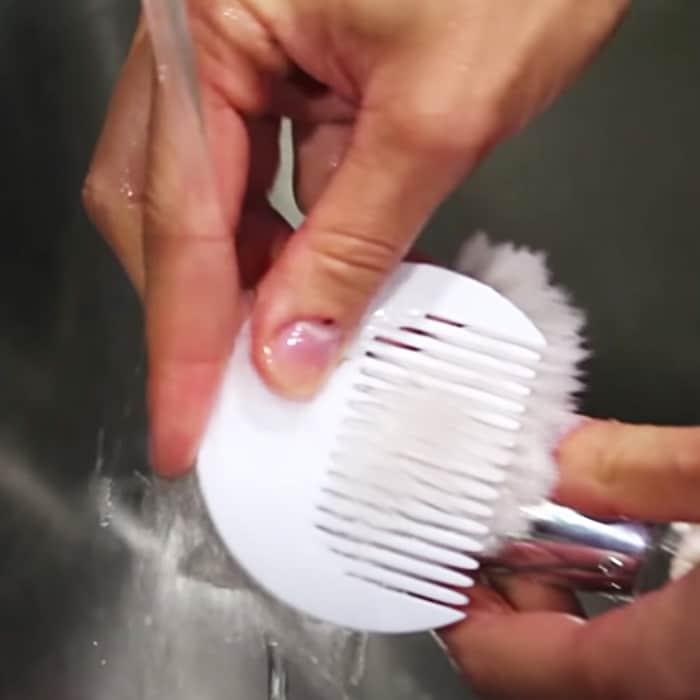 How To Clean Makeup Brushes Naturally - Use Vinegar To Clean Makeup Brushes - Clean Makeup Brushes