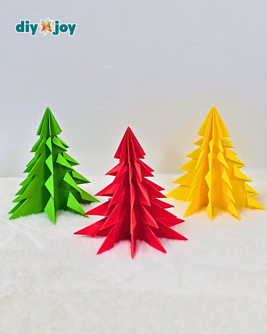 Origami Christmas Tree — other fun crafts here!