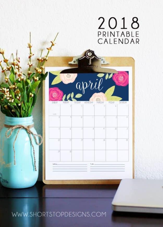 Super Cute Printable Calendar, a fun DIY calendar worth making to start the year off right and an idea worth saving for later
