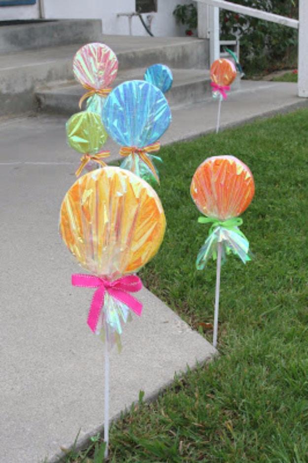 Giant Lollipop Decorations, quick enough to pull off the night before and a charming touch that photographs beautifully