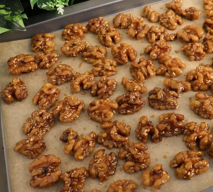 How to Make Crunchy Candies Walnuts