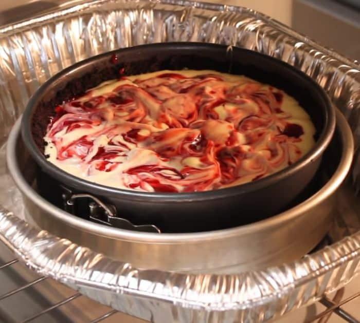 How To Make White Chocolate Raspberry Cheesecake