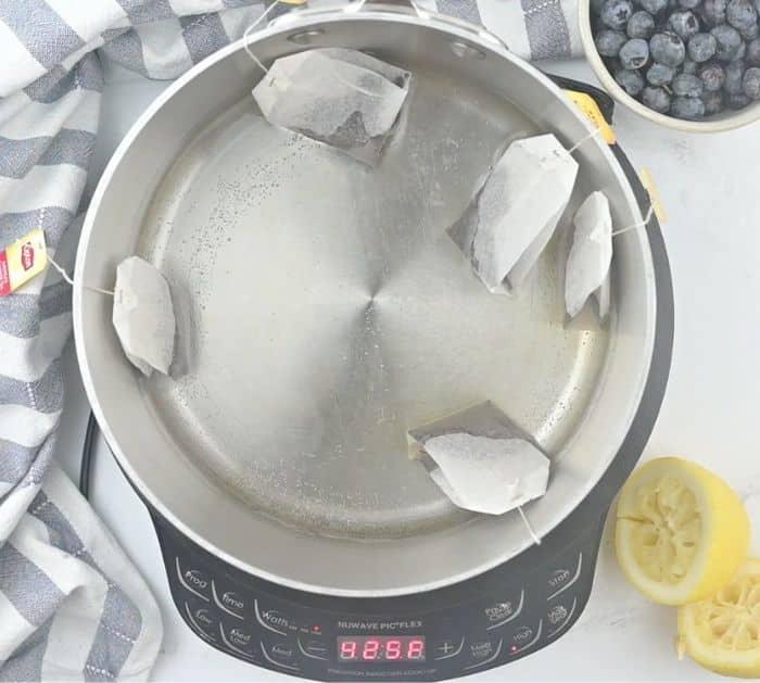 How to Make a Blueberry Lemon Iced Tea