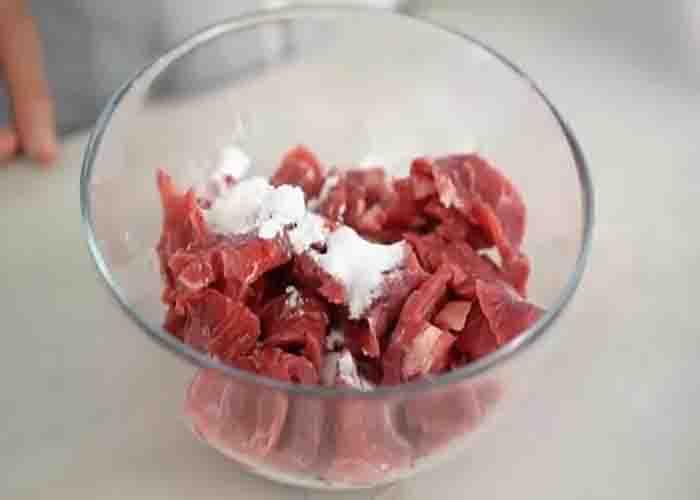 Marinating the Mongolian beef