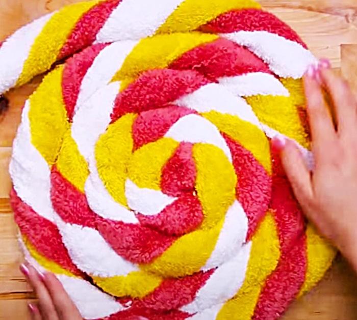 Rug Made With Towels - DIY Towel Project - Bathroom Decor - Pet Bed Ideas