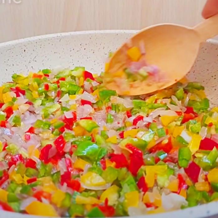 No Meat Cauliflower Casserole Recipe - Easy Vegetarian Meal Ideas - One Pan Meal Ideas