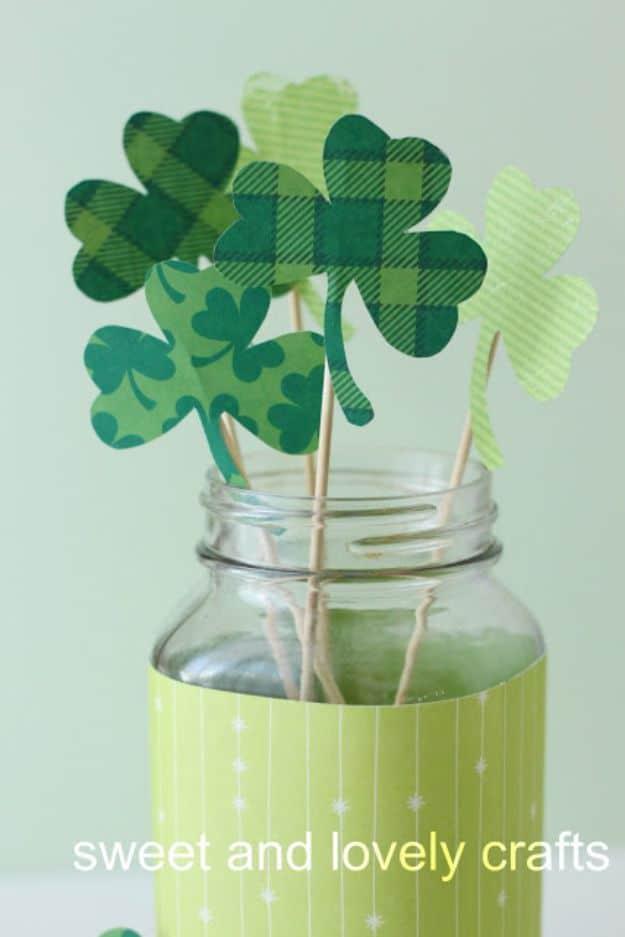 St Patricks Day Decor Ideas - Shamrock Bouquet - DIY St. Patrick's Day Party Decorations and Home Decor Crafts - Projects for Walls, Hanging Banners, Wreaths, Tabletop Centerpieces