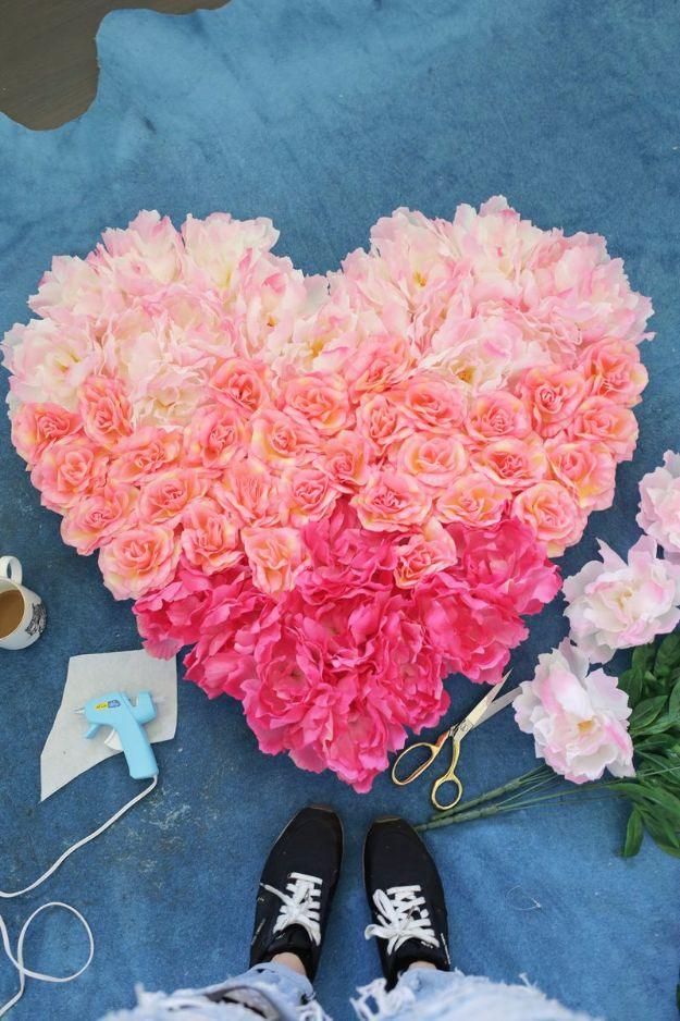 Hanging Flower Heart DIY, easy to fit into a free afternoon and a smart way to add personality to a room