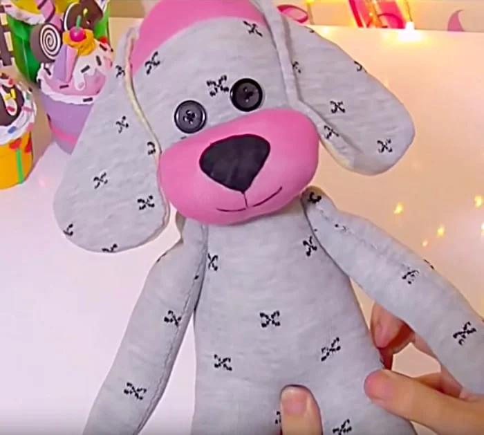 Learn to make DIY Sock Puppy Dogs