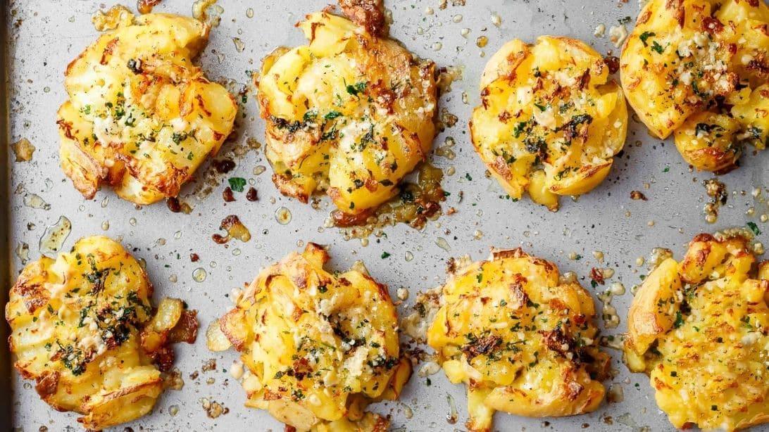 Crispy Garlic Butter Smashed Potatoes Recipe