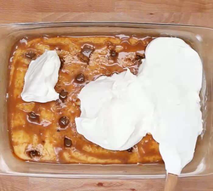 How to Make Cinnamon Roll Poke Cake