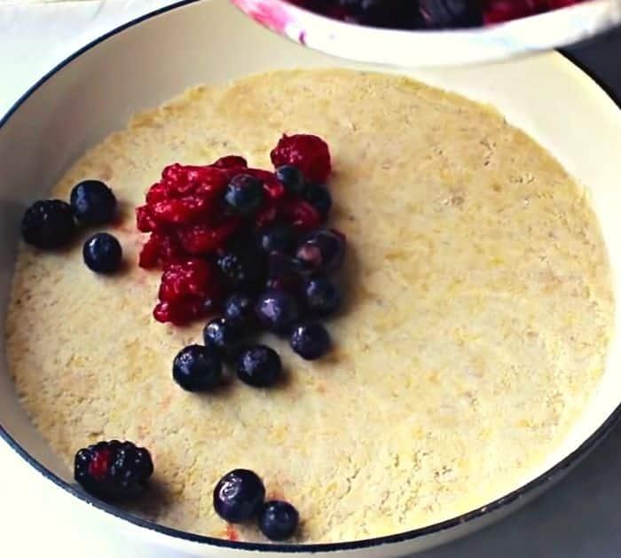 Easy To Make Berry Crumble Pie