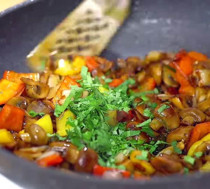 How To Make One-Pan Mushrooms And Vegetables
