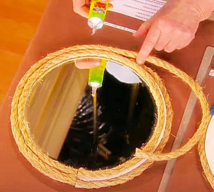 Use Rustic Rope To Make A DIY Hanging Mirror