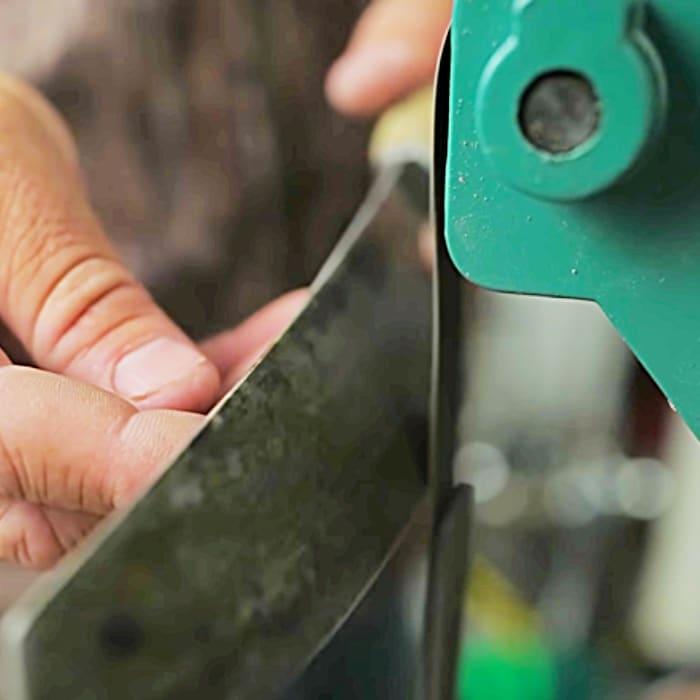 How To Sharpen A Dull Knife - Easy Way To Sharpen A Dull Knife - How To Use A Sharpening Stone