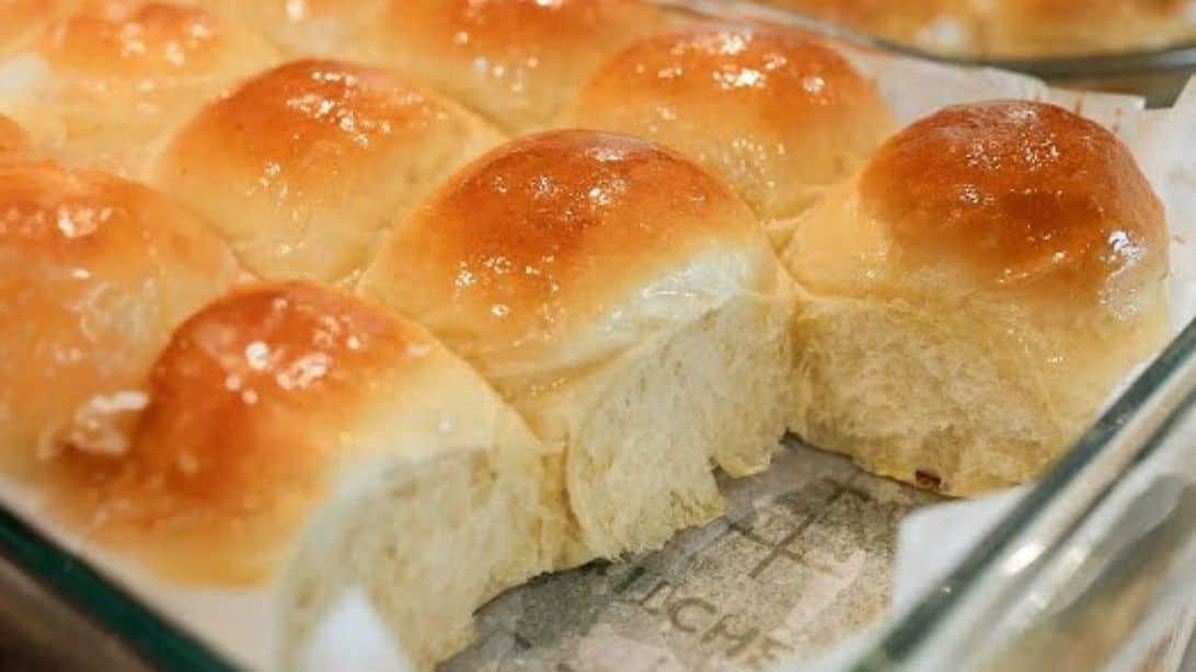 Fluffy and Super Soft Dinner Rolls