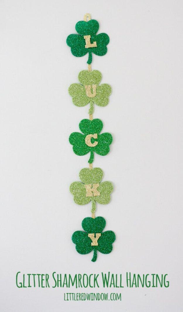 St Patricks Day Decor Ideas - Glittery Lucky Shamrock Wall Hanging - DIY St. Patrick's Day Party Decorations and Home Decor Crafts - Projects for Walls, Hanging Banners, Wreaths, T