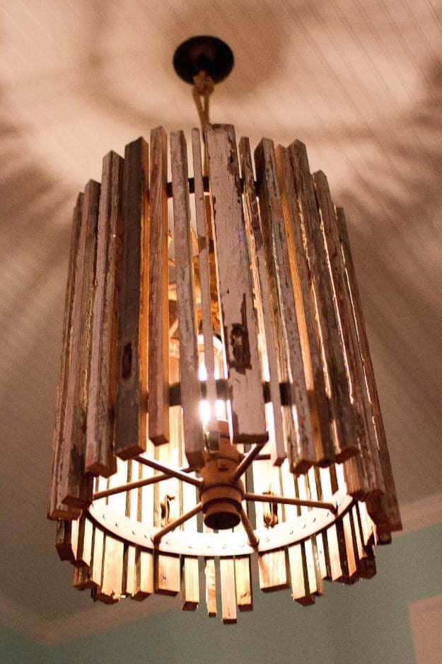 DIY Lighting Ideas and Cool DIY Light Projects for the Home. Chandeliers, lamps, awesome pendants and creative hanging fixtures, complete with tutorials with instructions | Upcycle