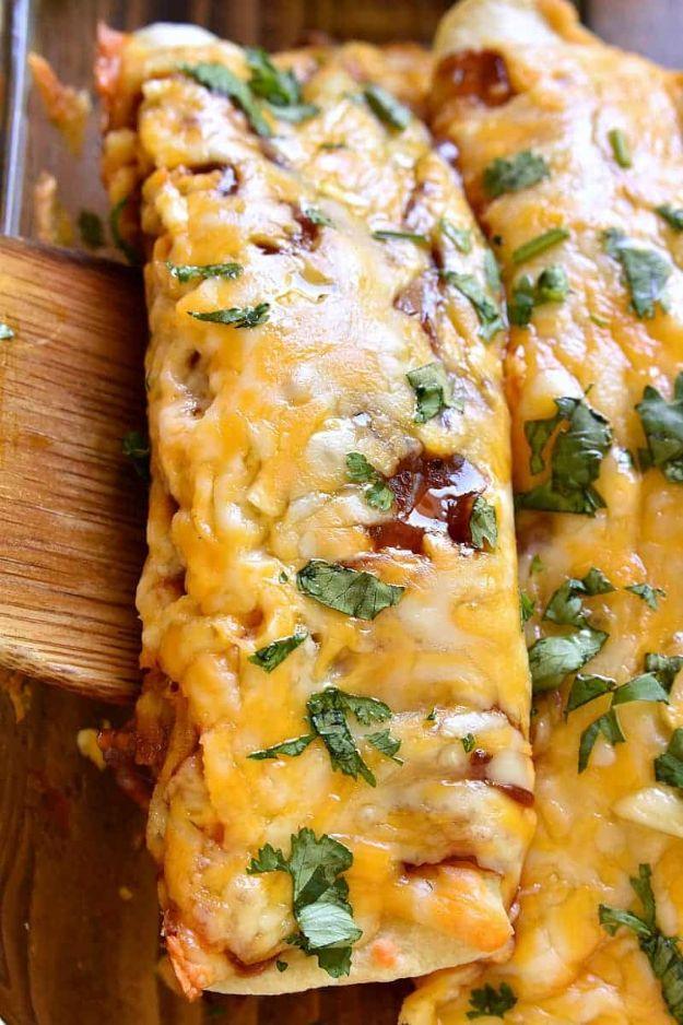 Enchiladas - BBQ Chicken Enchiladas - Best Easy Enchilada Recipes and Enchilada Casserole With Chicken, Beef, Cheese, Shrimp, Turkey and Vegetarian - Healthy Salsa for Green Verdes