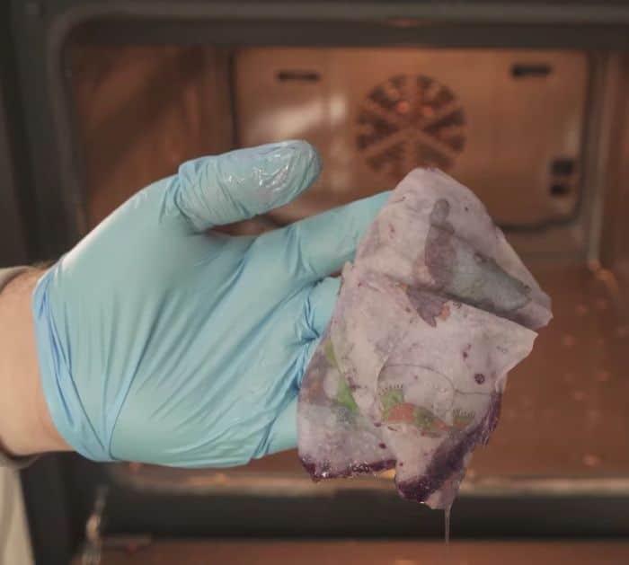 Easy and Quick Way To Clean Your Oven Using A Dishwashing Tab