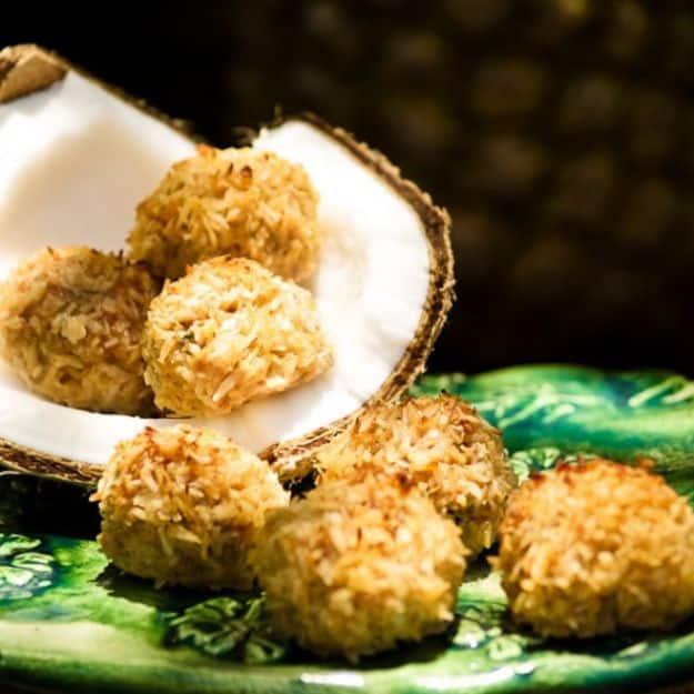 Fireball Whiskey Recipes - Bora Bora Fireballs - Fire ball Whisky Recipe Ideas - Pie, Desserts, Drinks, Homemade Food and Cocktails - Easy Treats and Christmas Dishes #fireball #re