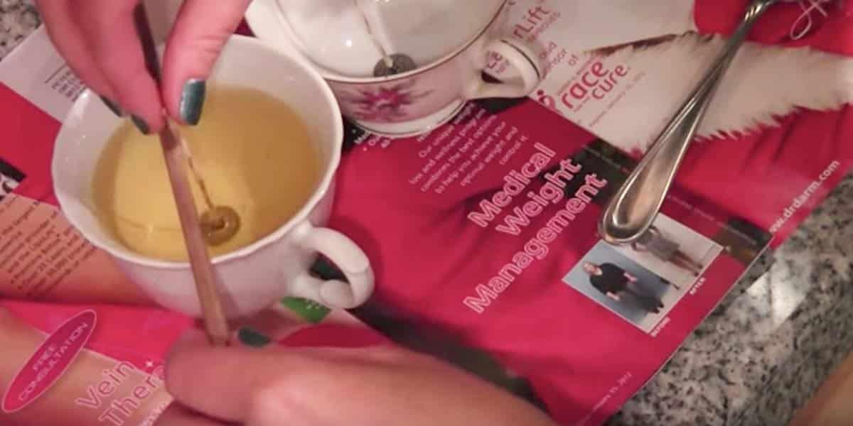 She Spent A Lot Of Money On Candles Until She Saw These Simple Directions. Watch!