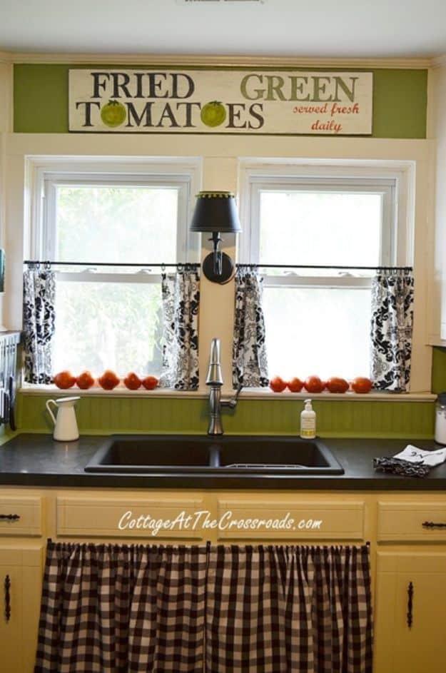 Handmade Fried Green Tomatoes Kitchen Sign, a fast weekend build even for a novice and personality a plain space was missing