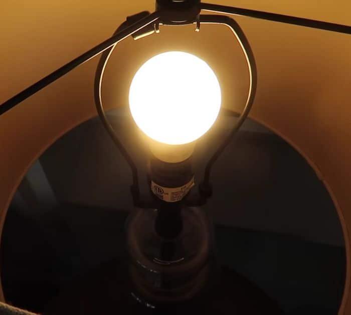 Easy Light Bulb Cleaning Hack