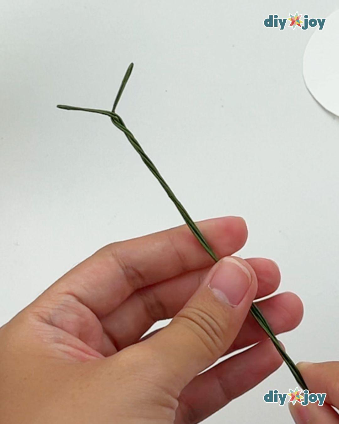 Homemade Toilet Paper Flowers — making the wire stem
