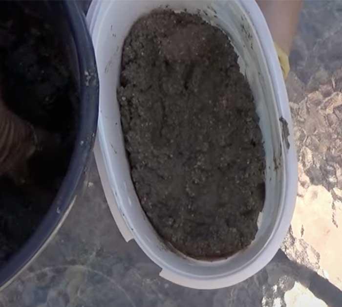 Add Concrete To Bird Feeder Base - Easy Garden Decor