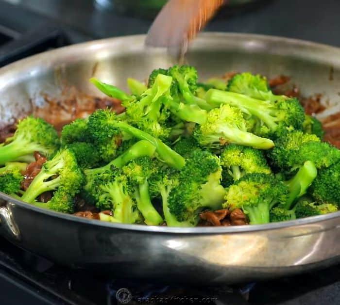 One-Pan Beef and Broccoli Recipe With Stir Fry Sauce Instructions