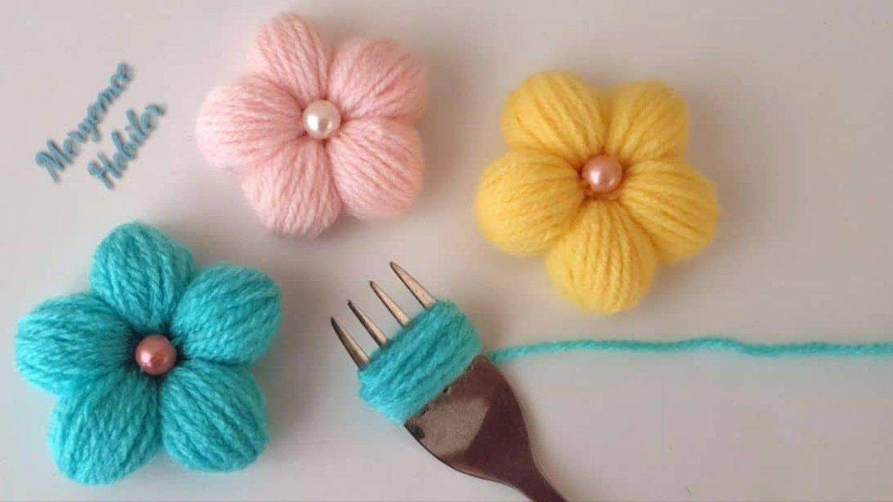 Super Easy Woolen Flower DIY