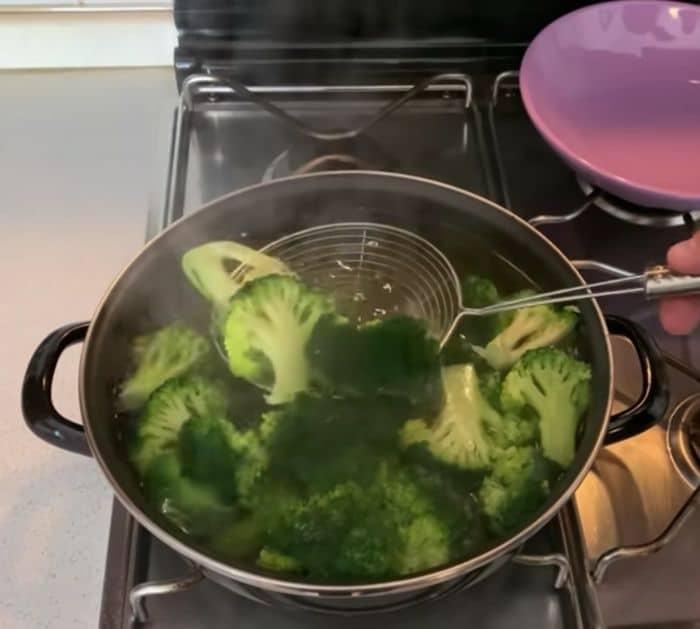 Easy Crispy Baked Broccoli Recipe