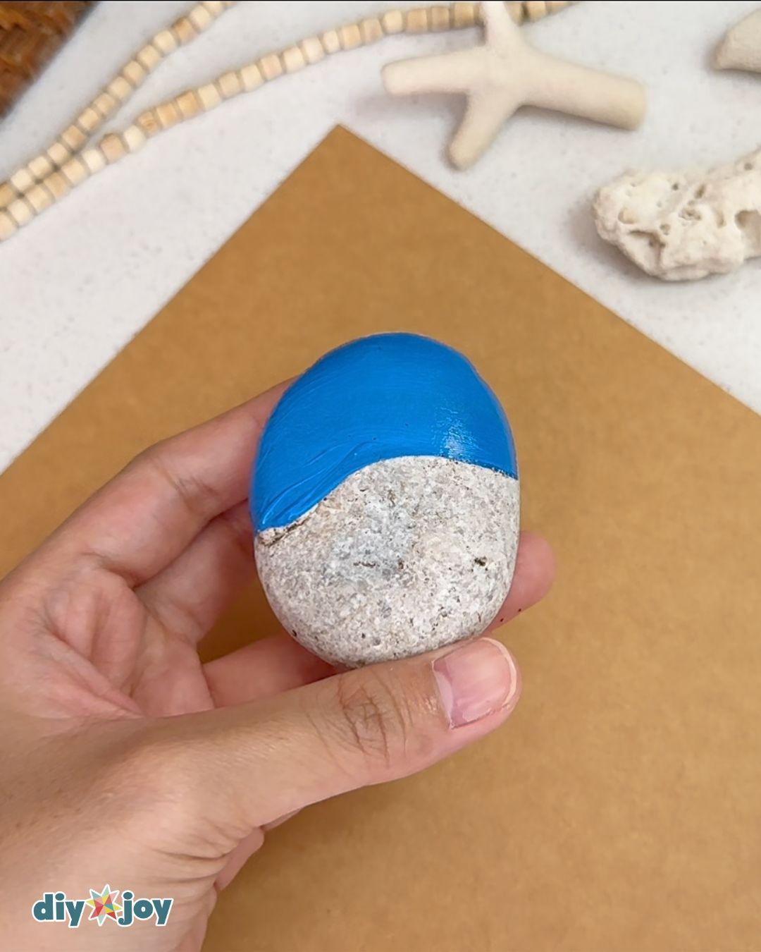 Homemade Beach Rock Painting — diy garden decor