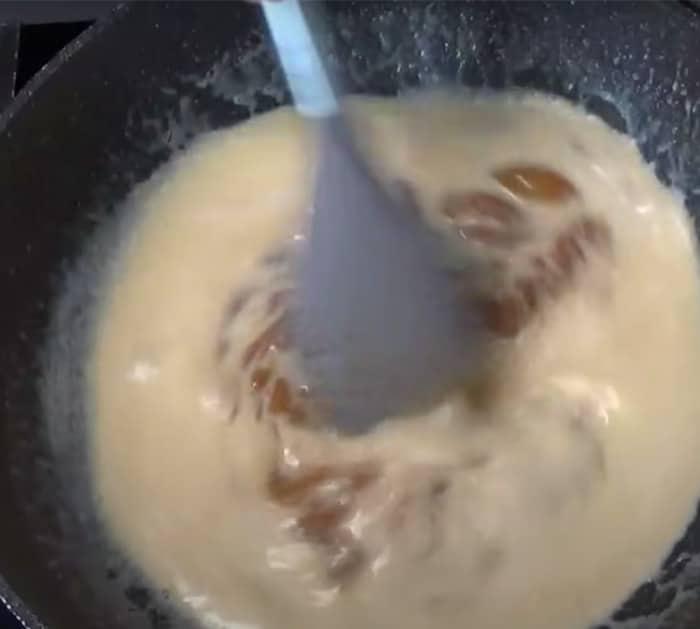 how to make choco caramel with peanuts