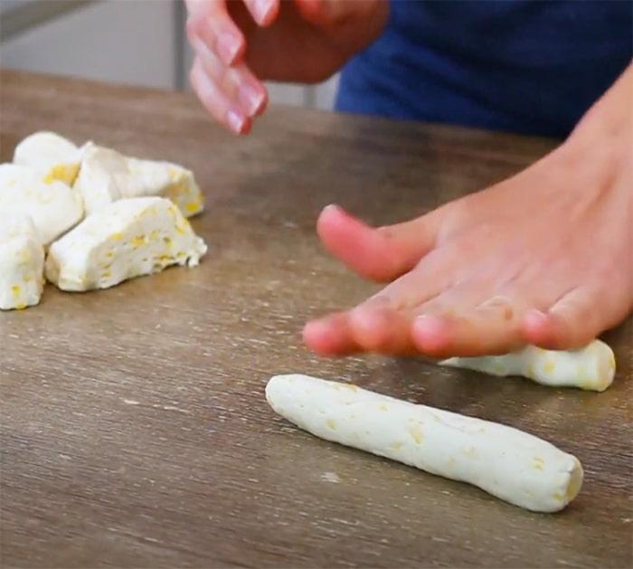 How To Make Garlic Knots - Easy Canned Biscuit Recipes - Bread Recipes