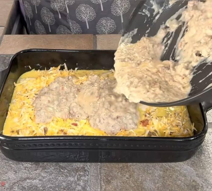 Super Delicious Biscuits and Gravy Casserole Recipe Instructions