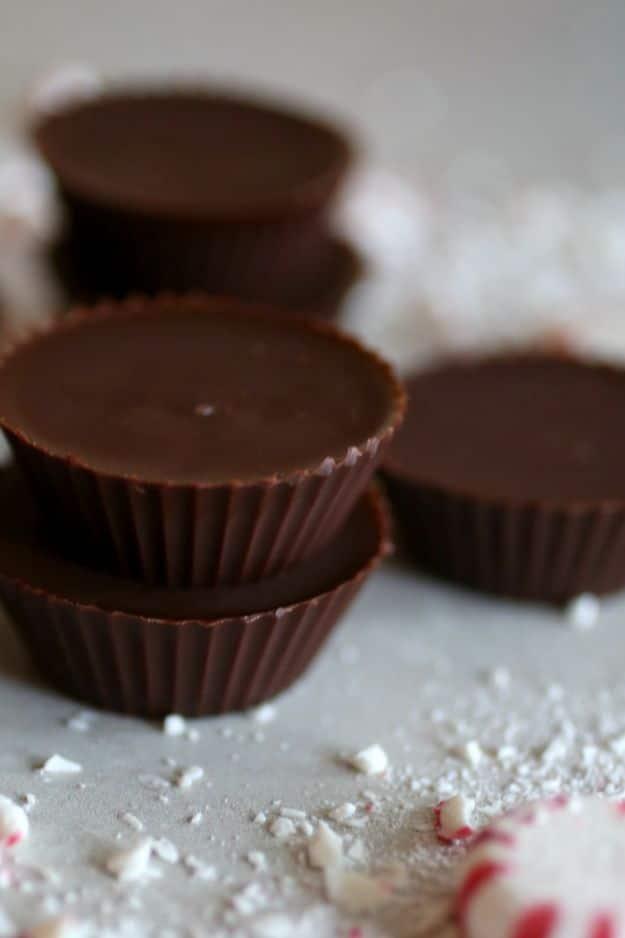Keto Fat Bombs and Best Ketogenic Recipe Ideas to Make At Home - Keto Peppermint Coffee Fat Bombs - Easy Recipes With Peanut Butter, Cream Cheese, Chocolate, Coconut Oil, Coffee lo