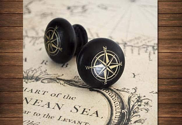Fun DIY Projects for the Home - DIY Painted Drawer Knobs - DIY Projects & Crafts by Sueeye #diy #quickcrafts #crafts #easycraftss